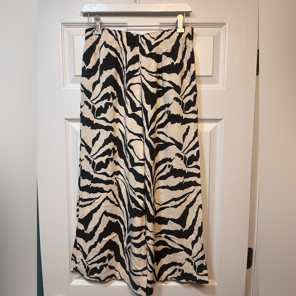 H&M Zebra Patterned Pants.